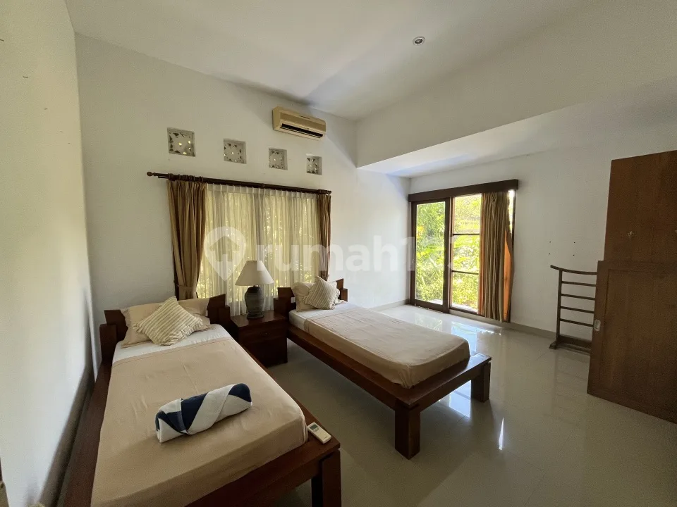 Dijual Cepat Villa Classic di Jalan Raya Pantai Berawa Canggu - Lokasi Strategis Dekat Finns & Atlas Beach Fest - Image 2 of 4