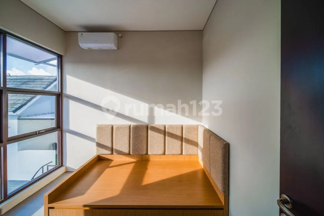 Rumah 2br.one Gate Sistem 2 Menit Taman Rama School Fully Furnish - Image 4 of 4