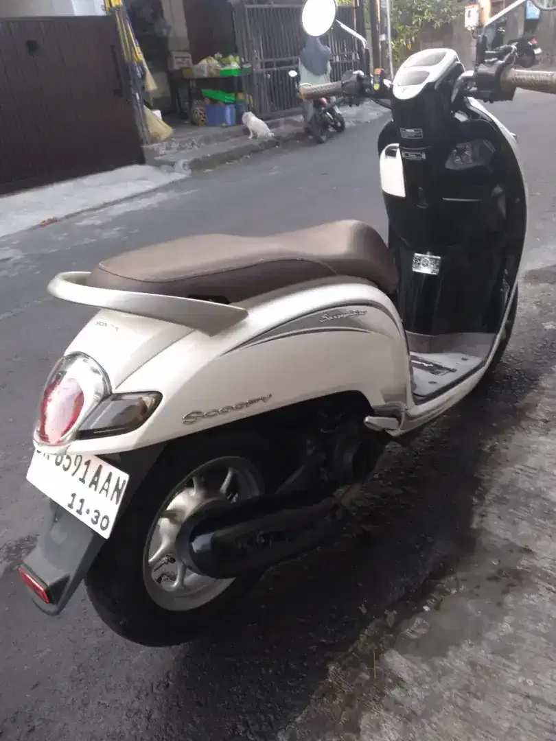 Scoopy fi tahun 2018 putih - Image 4 of 4