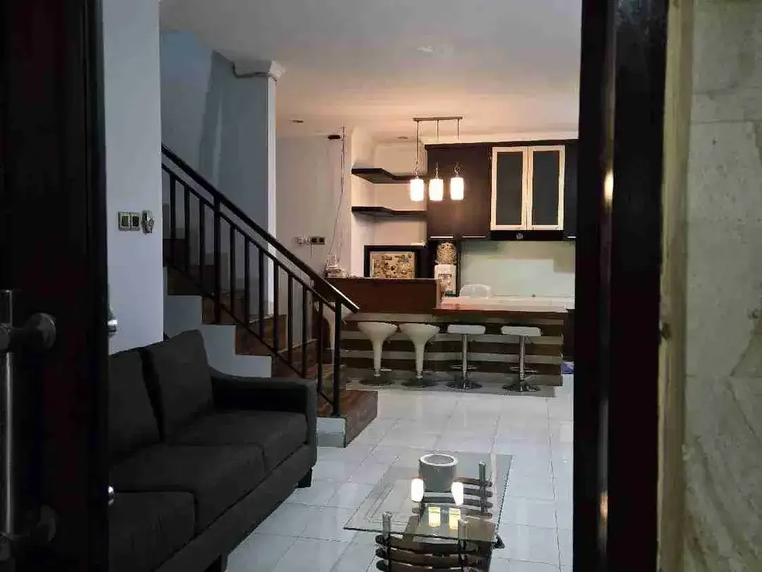 RUMAH 2 LANTAI DI PUSAT KOTA RENON - Image 3 of 8