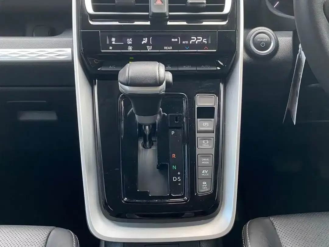 TERMURAH!!ZENIX Q HYBRID TSS MODELISTA 2023 SIAP PAKAI - Image 4 of 10