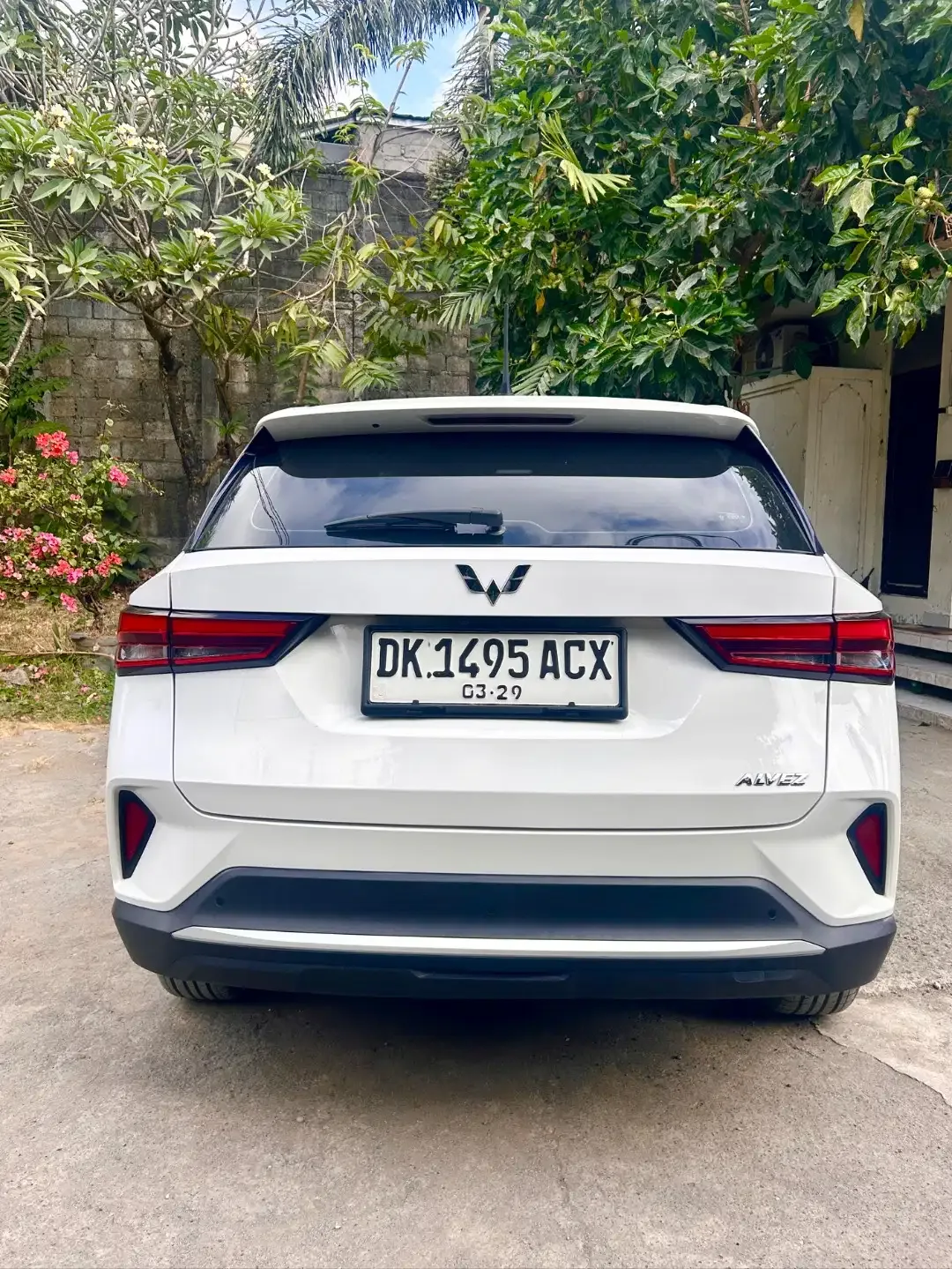Wuling Alvez 2023 CE Matic Tangan Pertama - Image 4 of 9