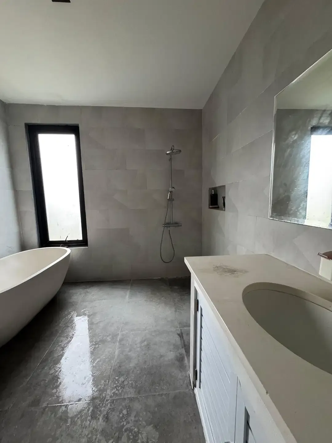 FOR SALE HUNIAN BAGUS READY UNIT 3 BR LOKASI KEROBOKAN PREMIUM - Image 7 of 9
