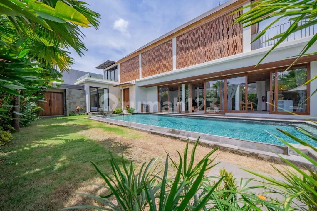 Feeehold Villa 3 Bedrooms Pererenan 490M2 - Image 1 of 4