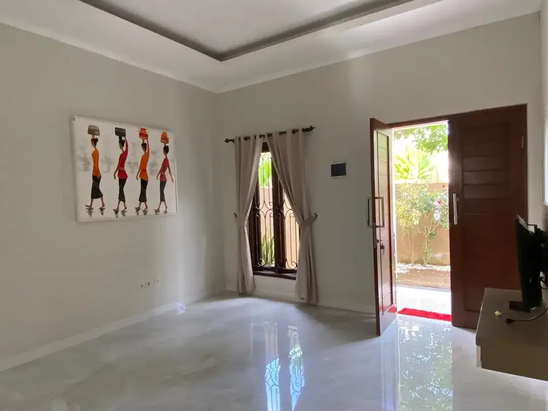 Dijual Murah Rumah Lantai 2 One Gate System Nusa Dua Fully Furnished - Image 9 of 10