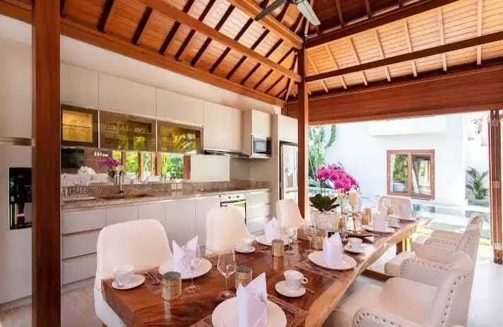FOR SALE BRAND NEW LUXURY VILLAS 4 BED SEMINYAK - Image 4 of 10