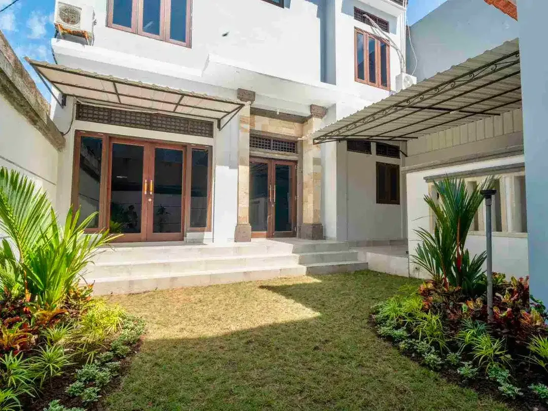 RUMAH NYAMAN DAN STRATEGIS DI RENON - Image 8 of 10