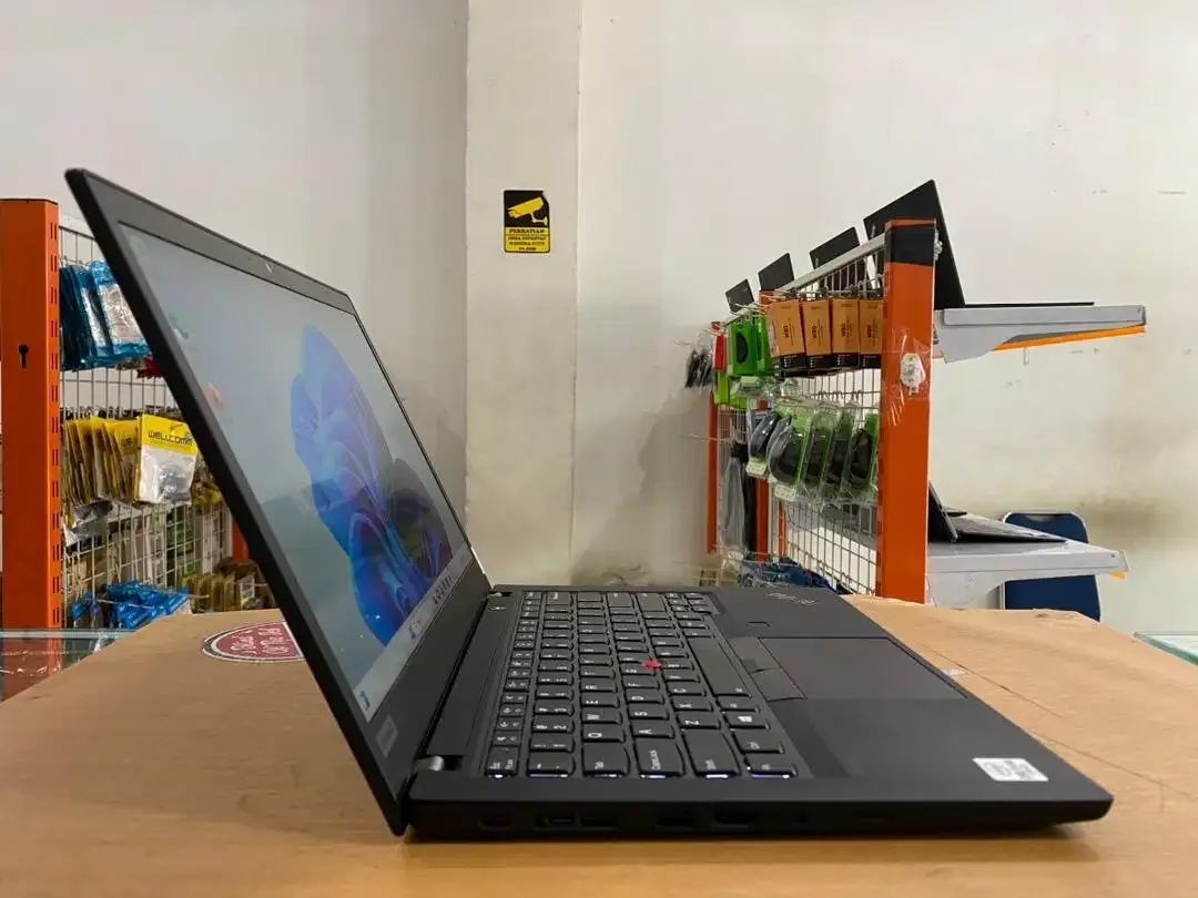 Lenovo ThinkPad T14 Intel Core i5Gen10, Ram 16GB, SSD 256GB Slim Mulus - Image 3 of 10