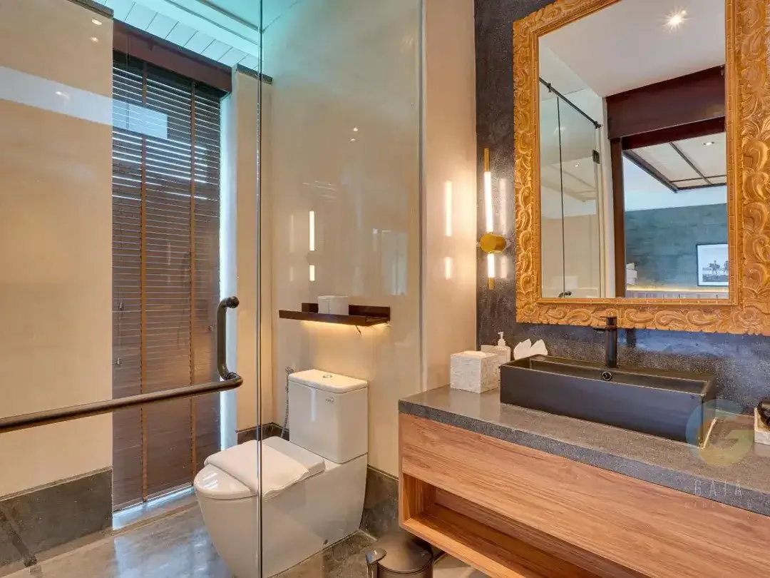 For Sale 5 Bedrooms Villa In canggu - Image 9 of 10