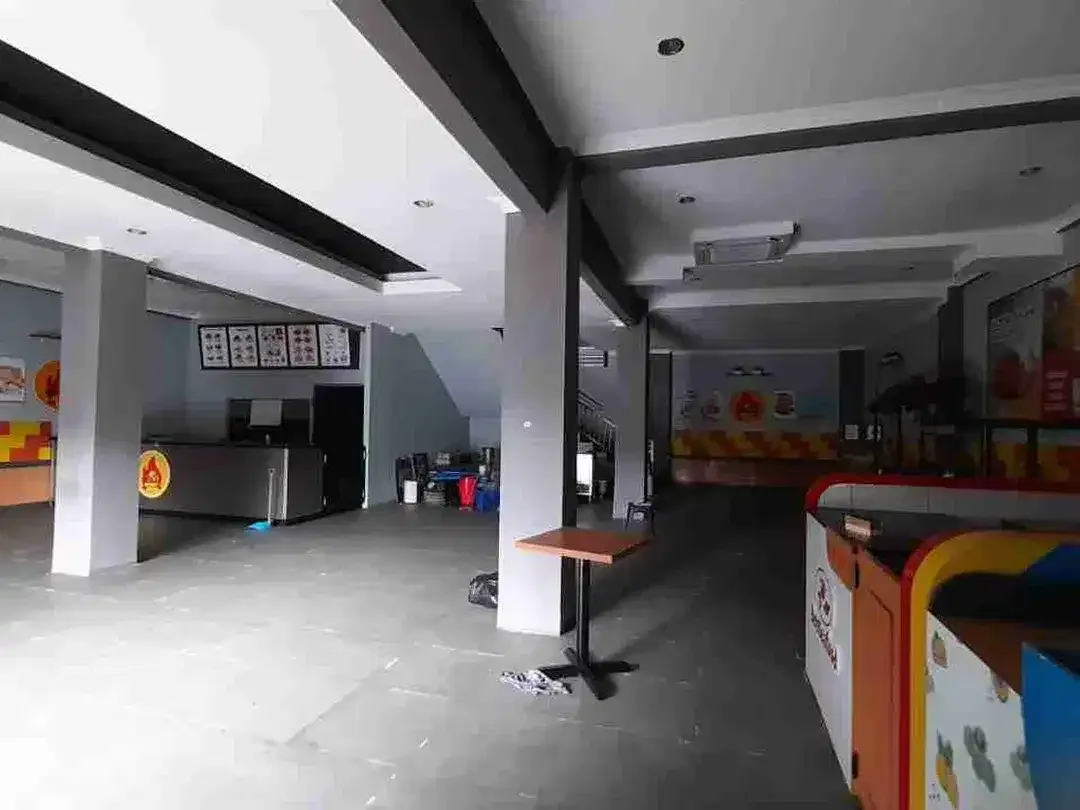 Ruko Luas 3 lantai di Bypass Simpang Siur Kuta - Image 4 of 10