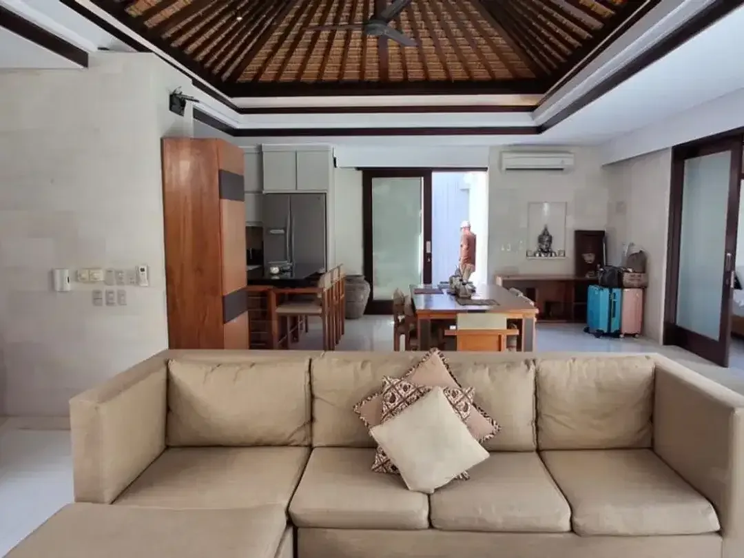 Disewakan Villa 3 BR Walk- In ke Kedonganan-Jimbaran - Image 2 of 10