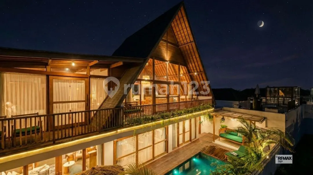 Luxury 3 Bedroom Villa With Stunning Rice Field Views In Cemagi - Image 3 of 4