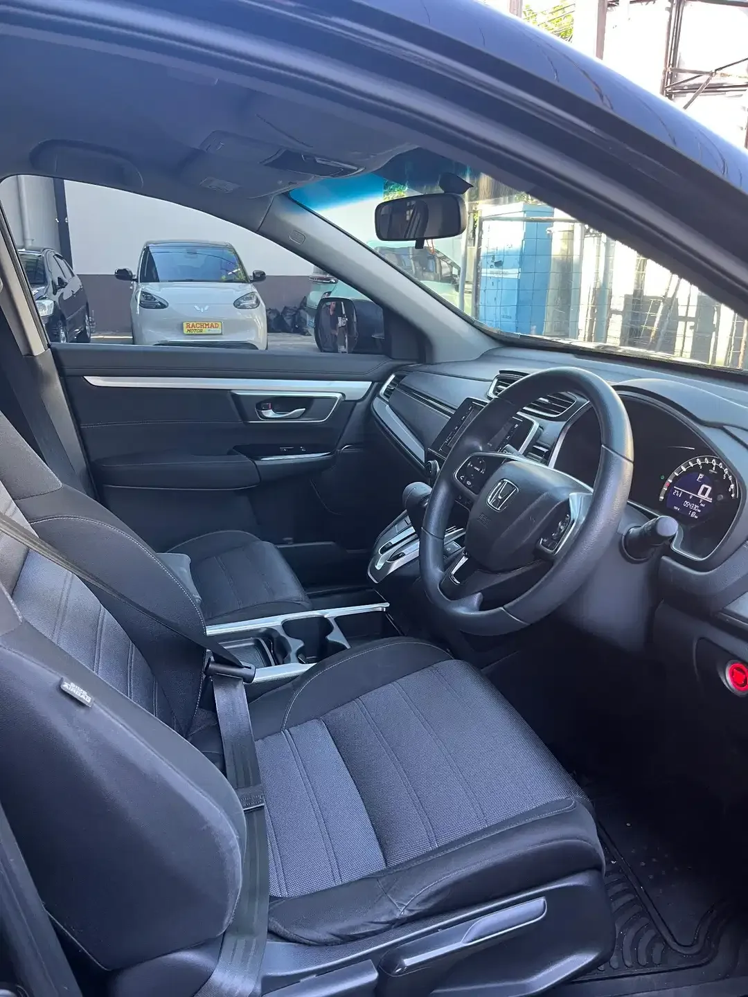 HONDA CRV 2022 HITAM MATIC - Image 5 of 10
