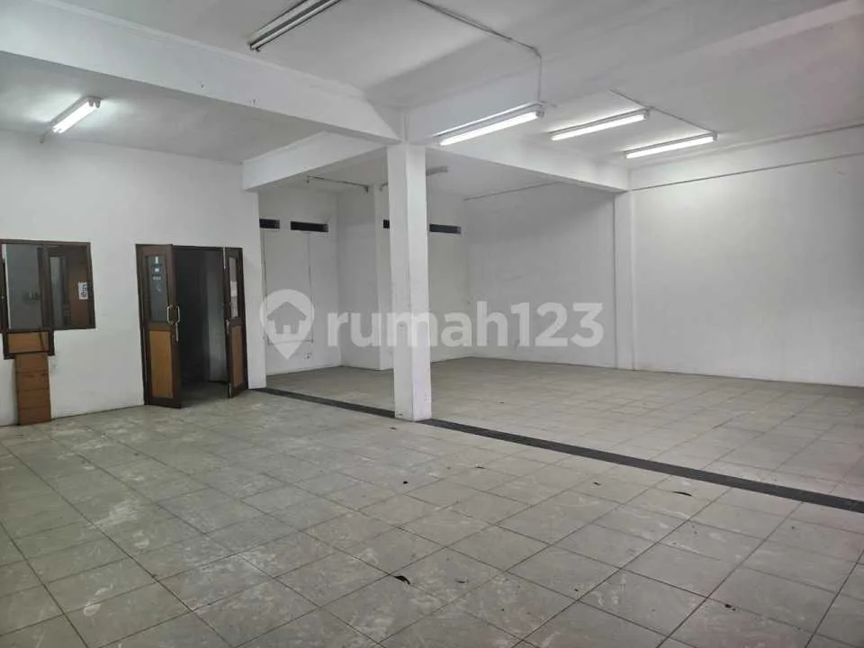 Ruko Gandeng 3 Lantai Di Sunset Road Kuta Murah Lokasi Strategis Dekat Ke Kuta Dan Airport Cocok Untuk Berbagai Bisnis - Image 3 of 4