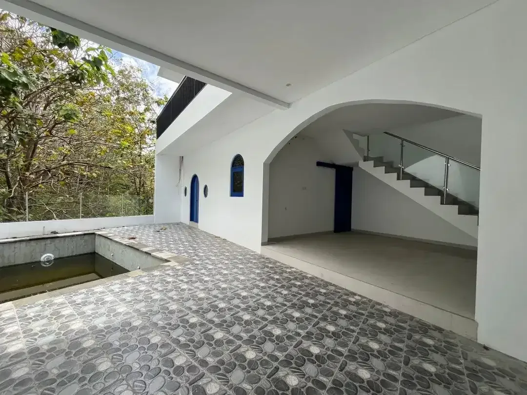 DI JUAL VILLA DI CLUSTER NUSA DUA BALI DEKAT PINTU TOLL - Image 9 of 10