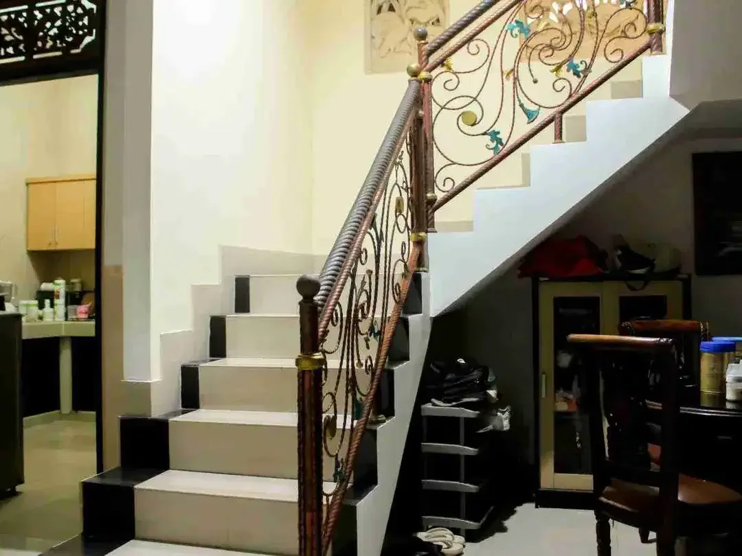 Dijual rumah second lantai 2 lokasi Ayani Utara tunggal ametung Denpasar Utara - Image 9 of 10