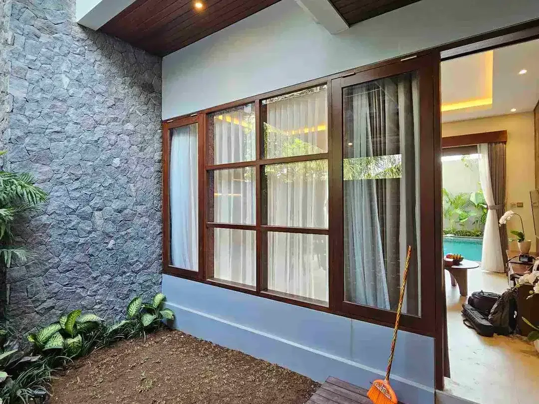 VILLA RESIDENCE SIAP HUNI, FULLY FURNISHED, LOKASI KAWASAN ELIT - Image 4 of 10