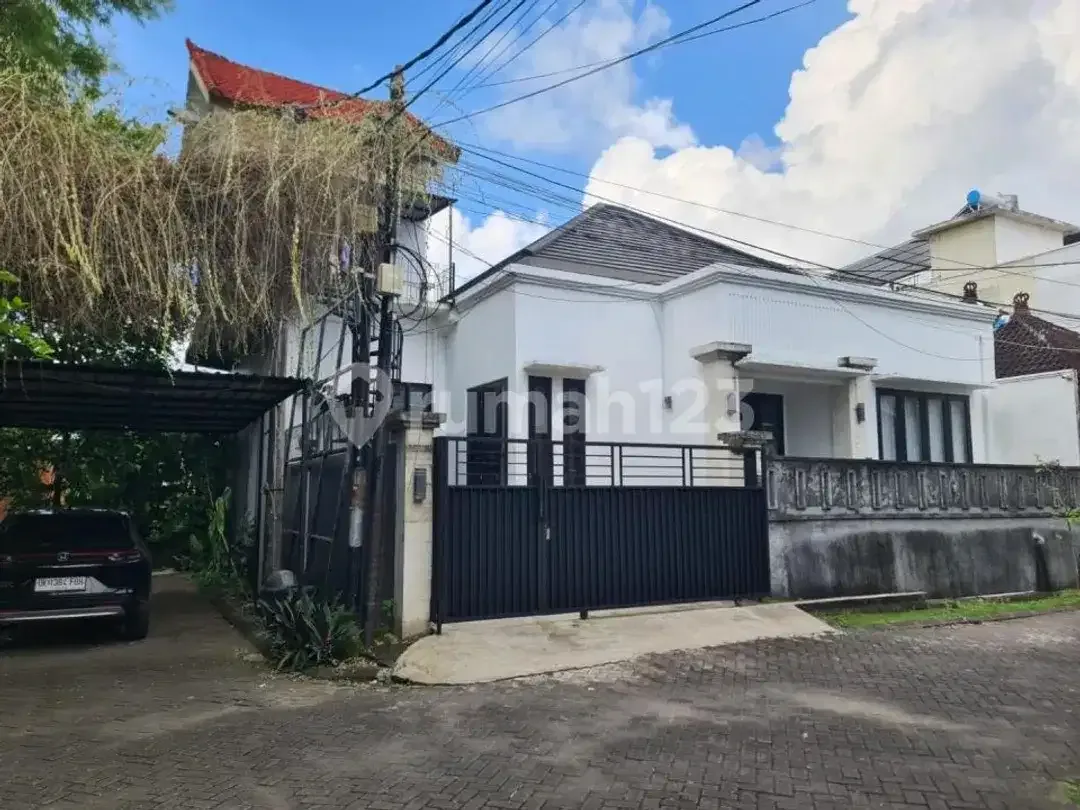 Dijual Cepat Rumah Modern Minimalis di Taman Griya Jimbaran - Image 1 of 10