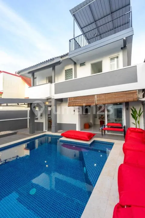 Dijual Villa Jimbaran 5 Br View Laut Full Furnish Komplek Mewah - Image 1 of 4