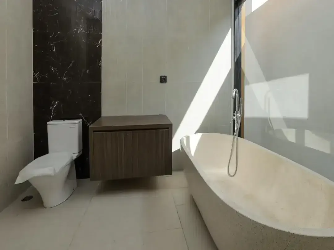 FOR SALE FOR RENT BRAND NEW VILLA 2 BR GOOD INVESTMENT GOOD LOKASI NUANU - Image 4 of 8