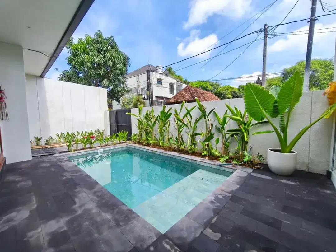 Dijual atau Disewakan Bulanan Villa Baru Modern 2 Lantai Lokasi Strategis di Taman Griya, Jimbaran. - Image 8 of 10