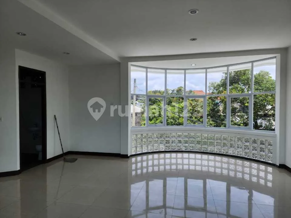 Di Jual Cepat Rumah + Toko Area Strategis Dan Premium Kuta - Image 3 of 4