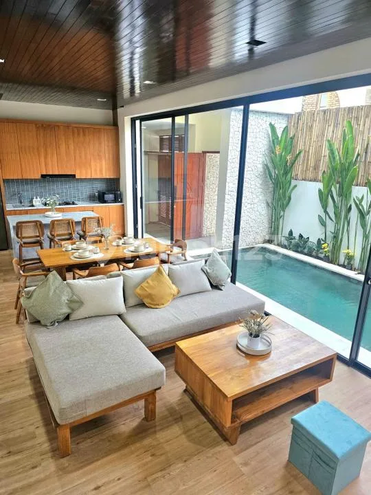 Villa 3 Kamar Dekat Pantai Camplung Tanduk Seminyak #Vs0680 - Image 1 of 4