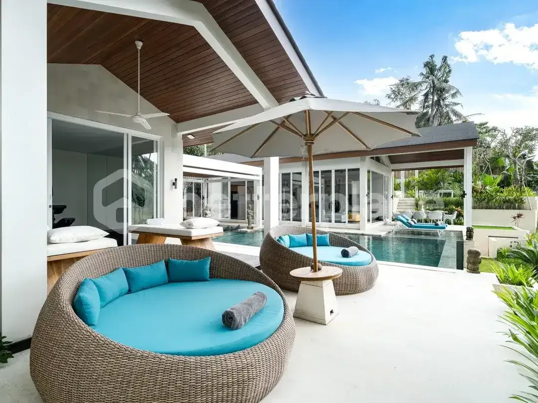 Modern Jungle Retreat in Pejeng, Ubud, 4 Bedroom Pool Villa with Spa, & Gym, A Great Investment Opportunity - Image 4 of 10