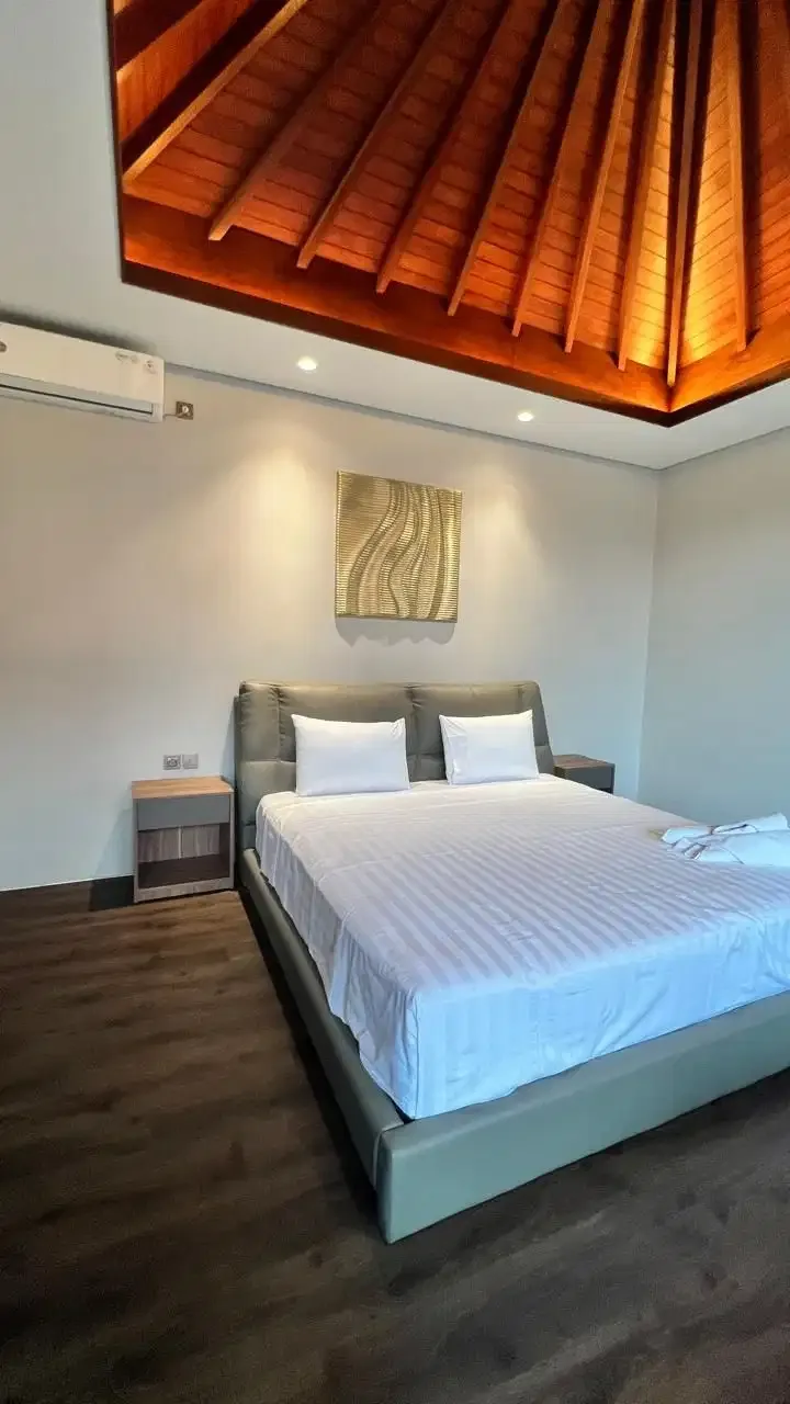 FOR RENT VILLA MEWAH BARU 4BR DEKAT PANTAI SINDHU SANUR - Image 4 of 10