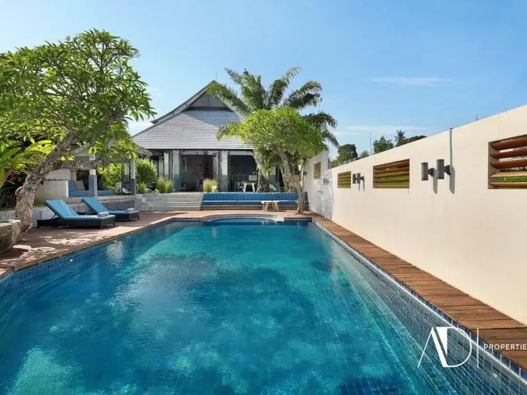FREEHOLD | 4-BEDROOM VILLA IN PRIVATE COMPLEX - UMALAS, BALI - Image 1 of 10
