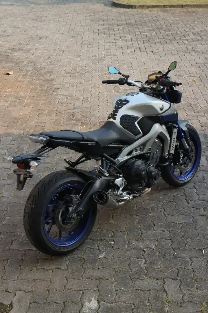 Yamaha Mt09 2017 Blue Race, kondisi full cakep. Full mulus, no PR. - Image 2 of 10