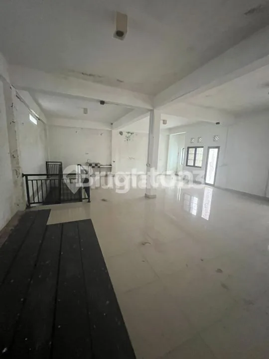 Kesempatan Langka! Dijual/Disewakan 3 Unit Ruko Strategis di Jalan Raya Sempidi Badung - Image 2 of 4