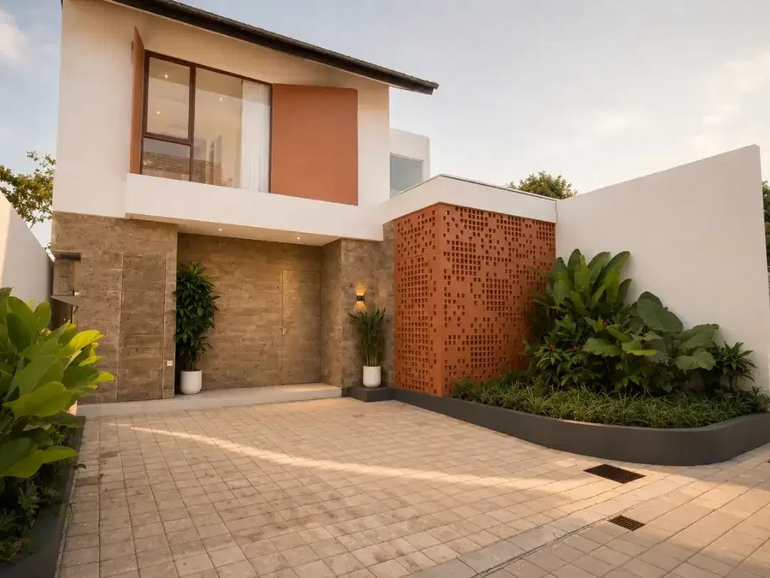 Brand New 4 Bedroom Freehold Luxury Villa in Renon - Image 2 of 10