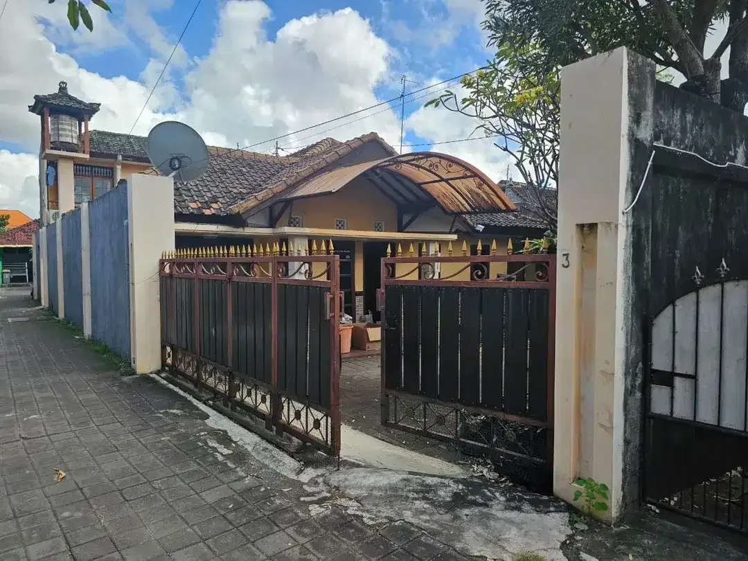 FOR SALE RUMAH KOST 2LT HITUNG TANAH LOKASI PREMIUM SANUR - Image 1 of 10