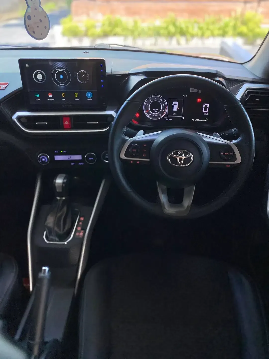 RAIZE GR 1.0 TURBO CVT 2021 - Image 8 of 10