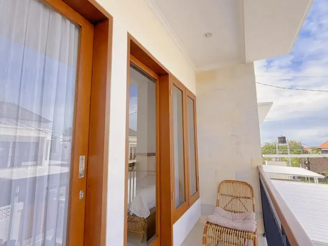 FOR RENT VILLA BARU 4 BR KAWASAN TENANG ONE GATE SECURITY DI JIMBARAN - Image 9 of 10