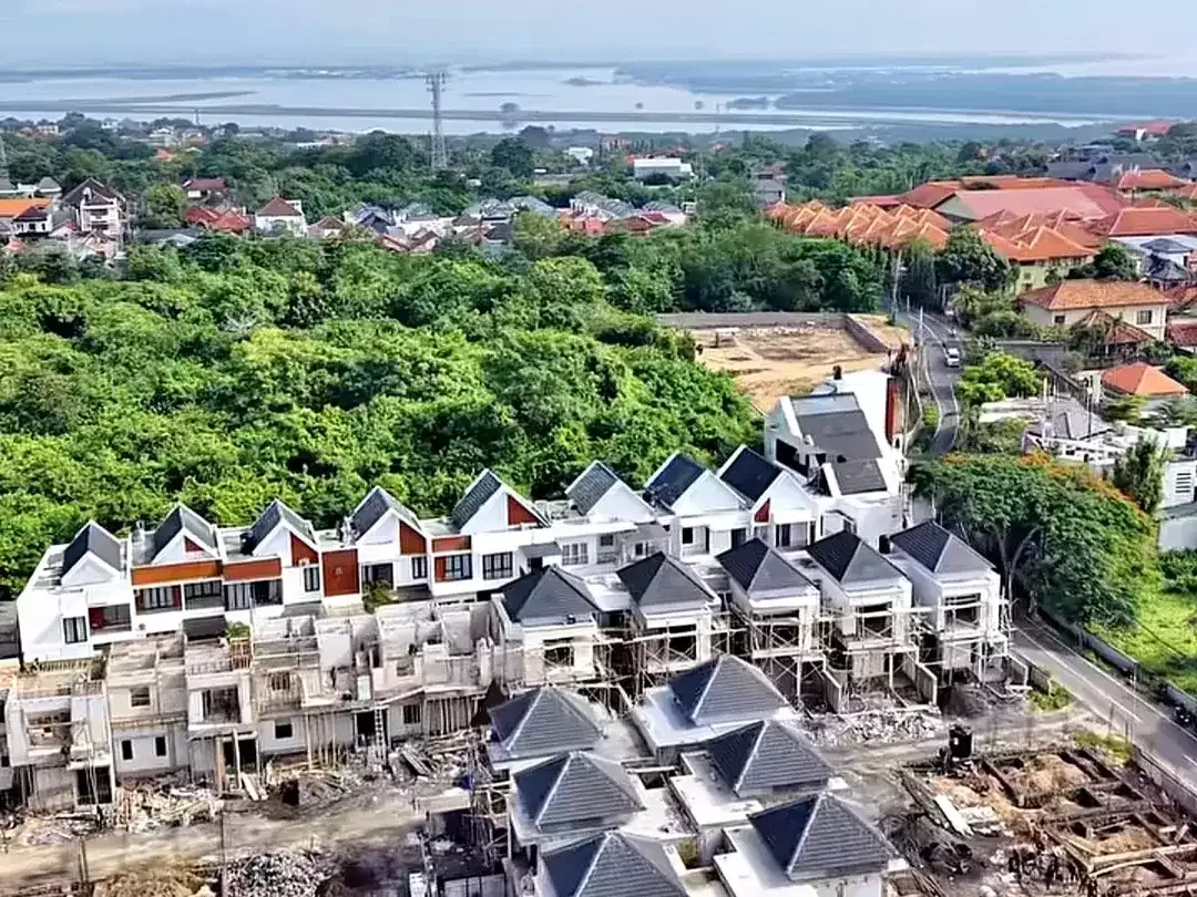 Free Pajak dan Biaya Notaris! Rumah Baru di Taman Mumbul, Nusa Dua Dekat Pintu Tol - Image 2 of 10
