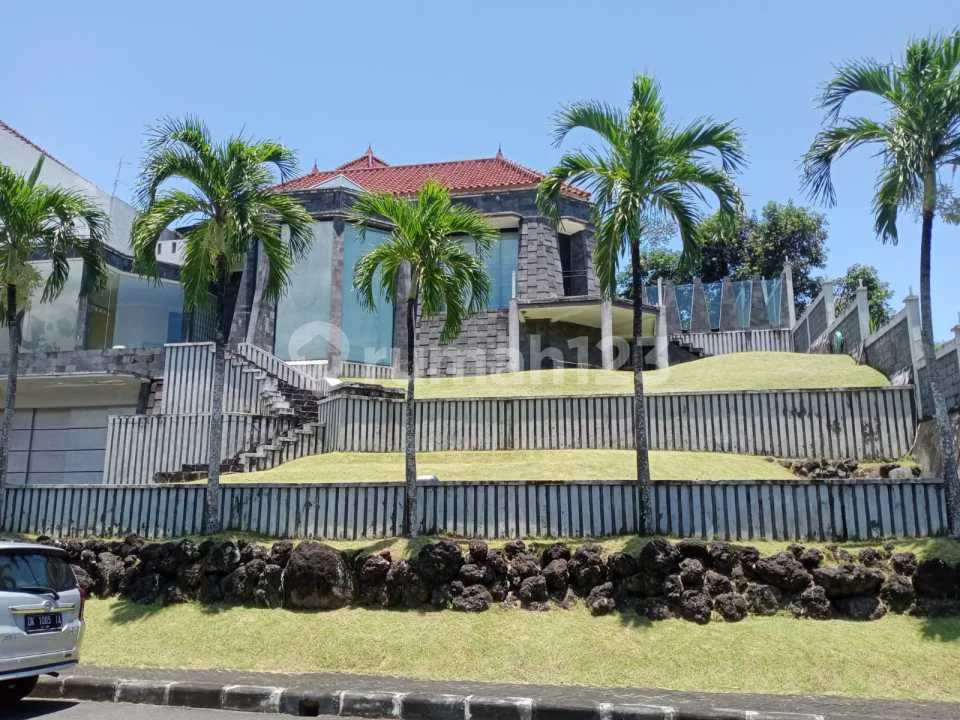 Rumah Ready 5br Kawasan Elite Semi Fullnished Di Denpasar Timur - Image 1 of 4