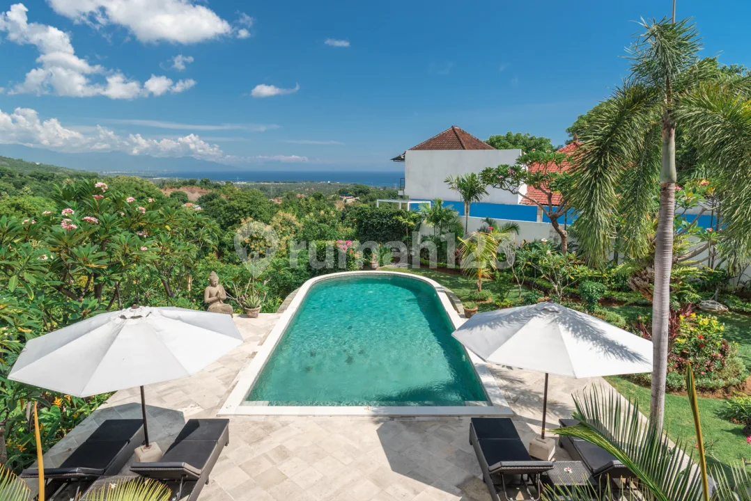 H04 Dijual Villa 3 Kamar Pemandangan Laut Furnsihed - Image 3 of 4