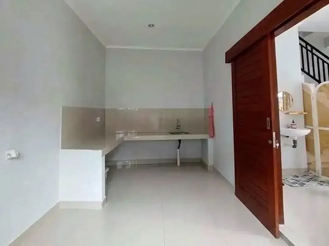 [Amr-064.Gev] Disewakan Bulanan Rumah Baru 2 Lantai di Gatsu Timur – Denpasar - Image 5 of 10