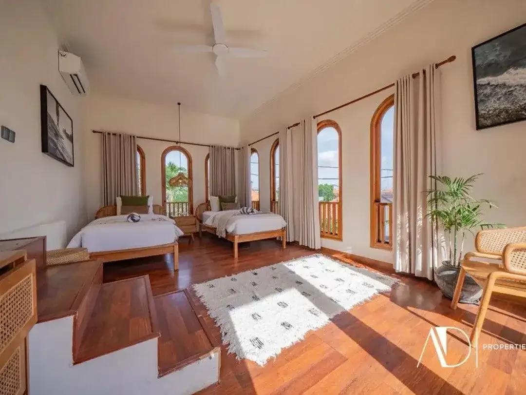 FREEHOLD | TROPICAL DESIGN VILLA NEAR BERAWA BEACH - Image 10 of 10