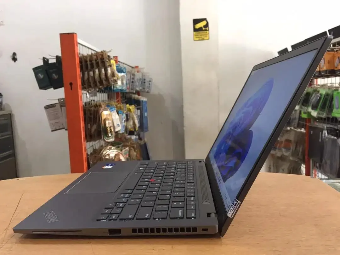 Lenovo ThinkPad T14S G3 Core i7Gen12 Ram 16GB SSD 512GB Slim Mulus - Image 4 of 10