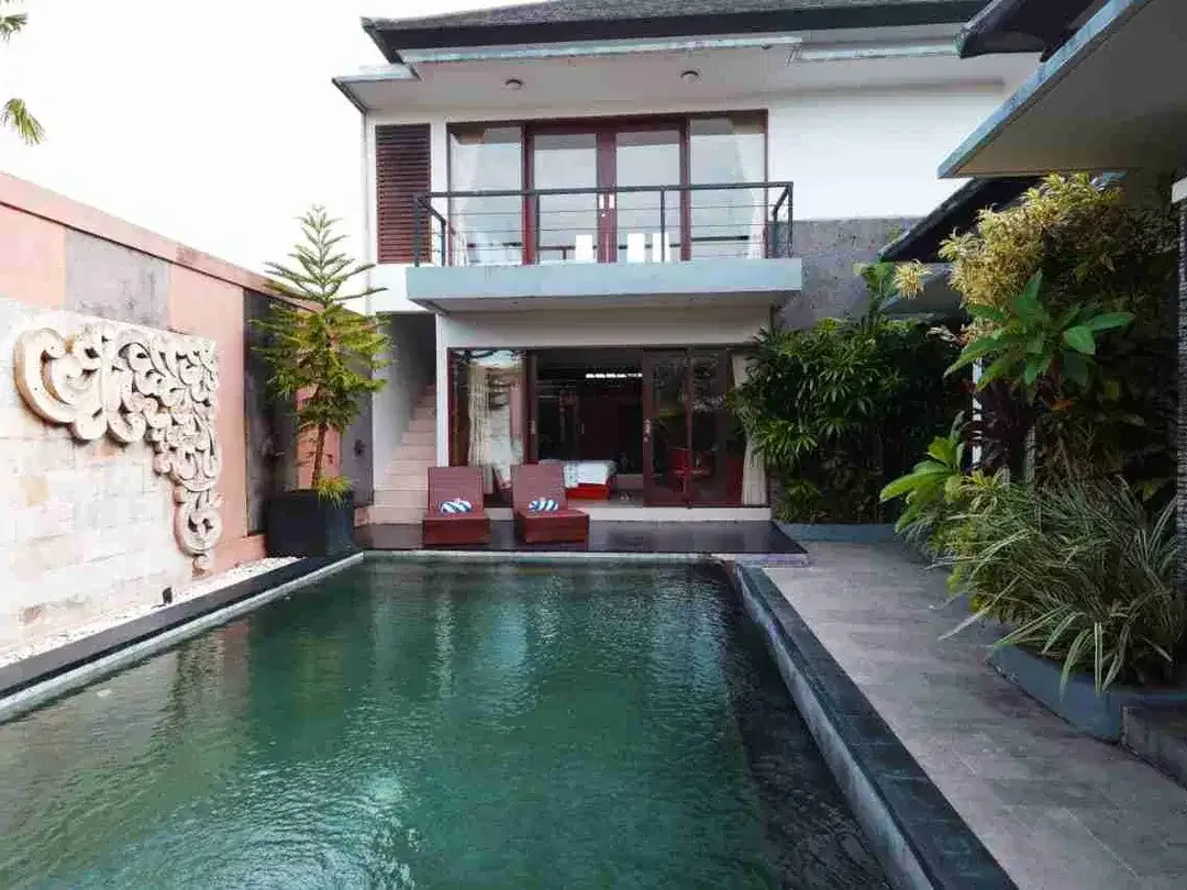 AFFORDABLE VILLA 3 BEDROOMS IN JL PANTAI NYANYI BERABAN BALI FOR RENT - Image 1 of 10