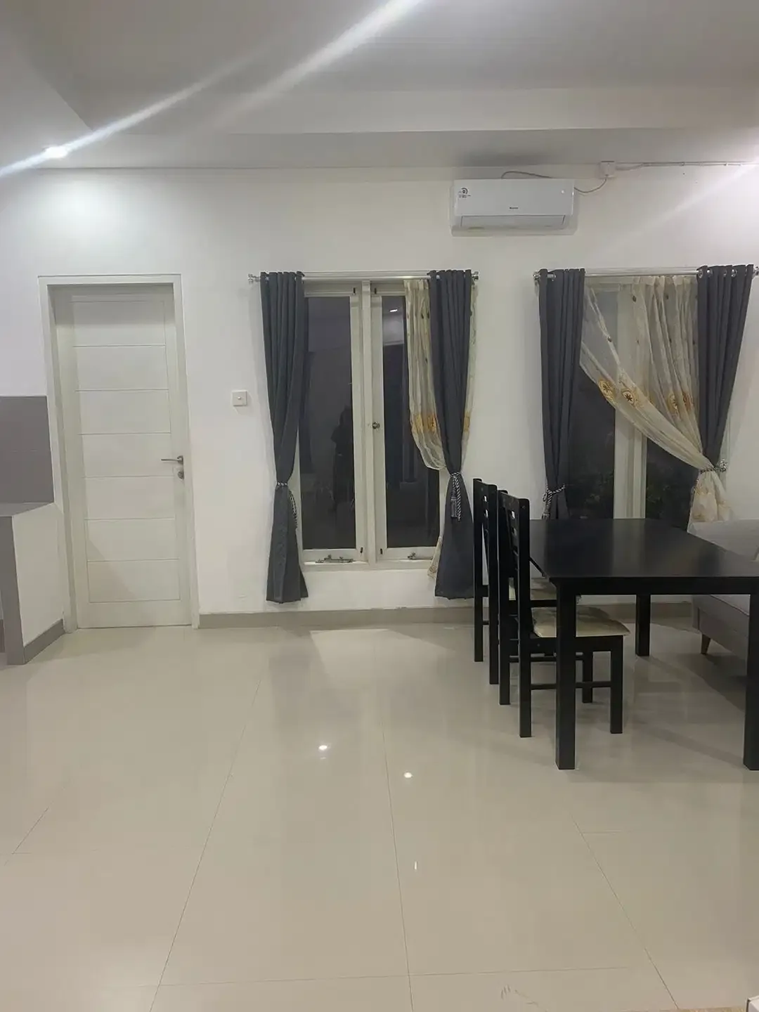 DI SEWAKAN RUMAH  BARU MINIMALIS FULL FURNISHED AREA DENPASAR - Image 6 of 10