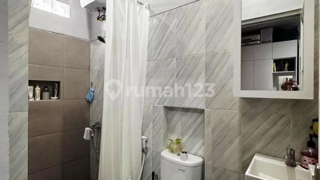 Rumah Dekat Plaza Renon di Cempakka Putih Residence Denpasar - Image 2 of 4