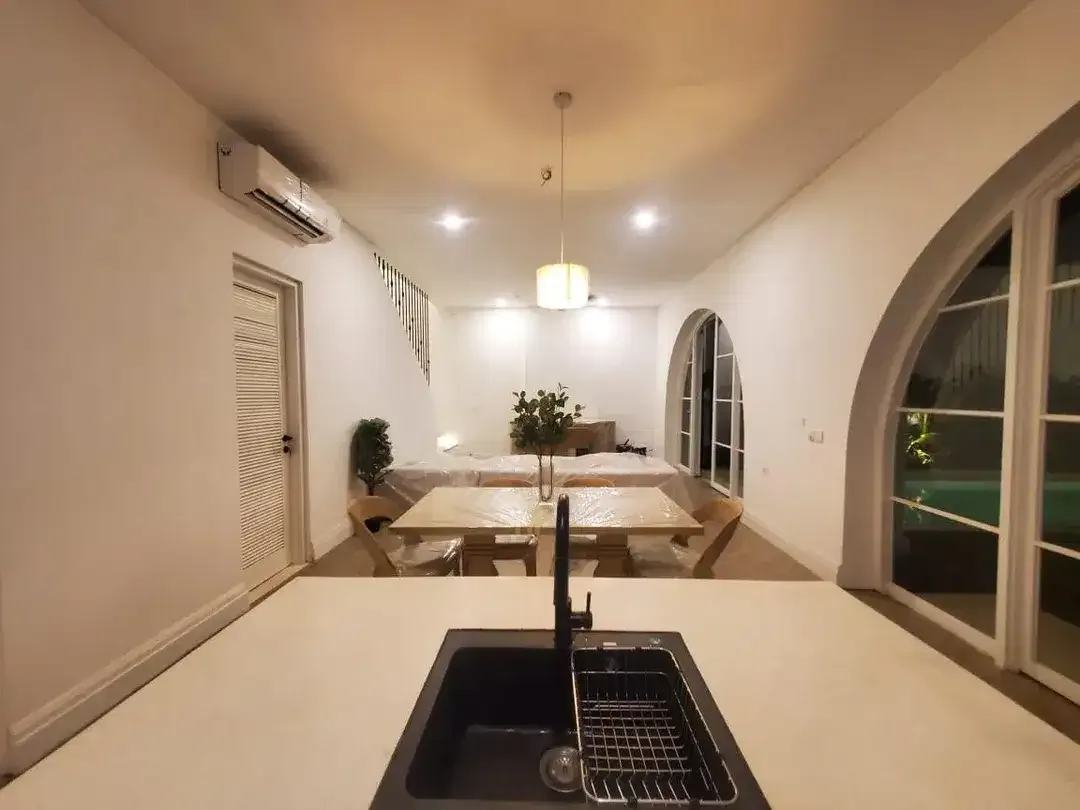 For Sale FREEHOLD : Brand new Villa ocean view and rice fiel view - Image 4 of 10