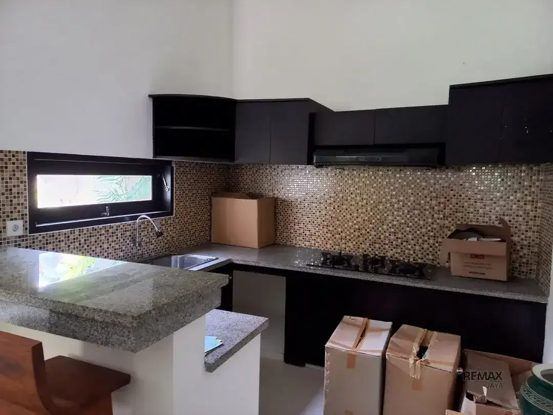 Villa 3 Kamar Tidur Siap Huni Disewakan di Kerobokan, Kuta - Image 4 of 8