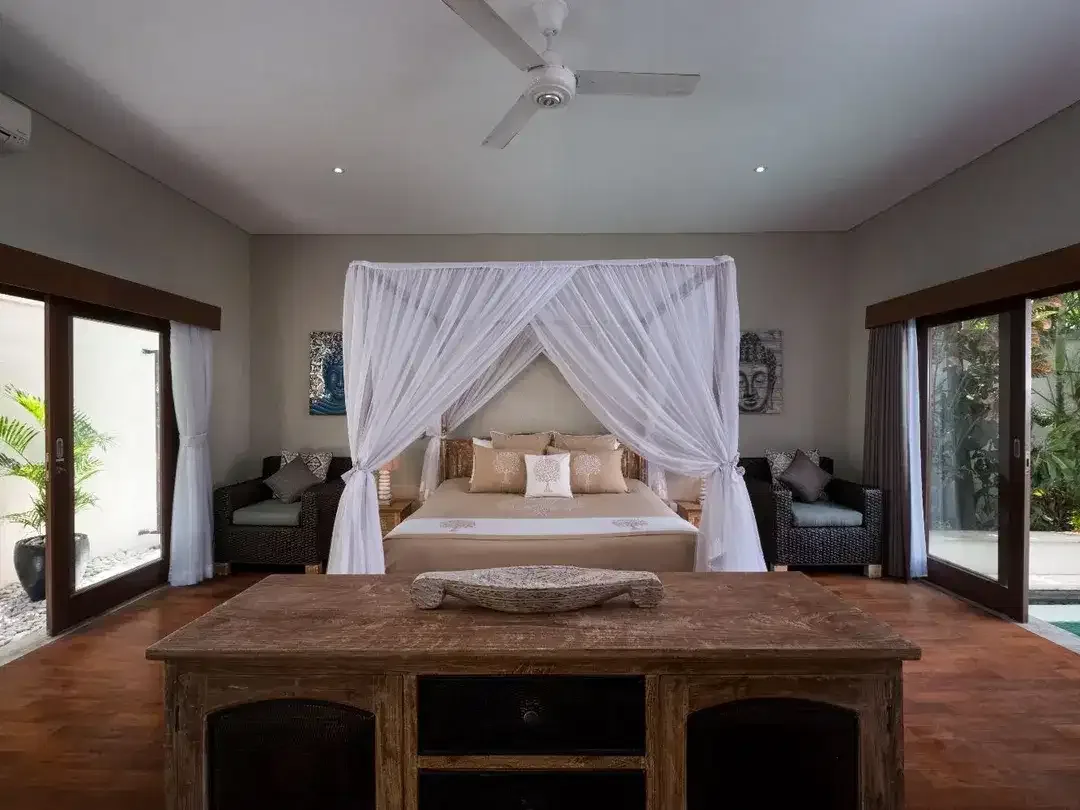 Freehold - Exquisite Tropical Retreat 2-Bedroom Villa in Prime Canggu Location - Image 9 of 10