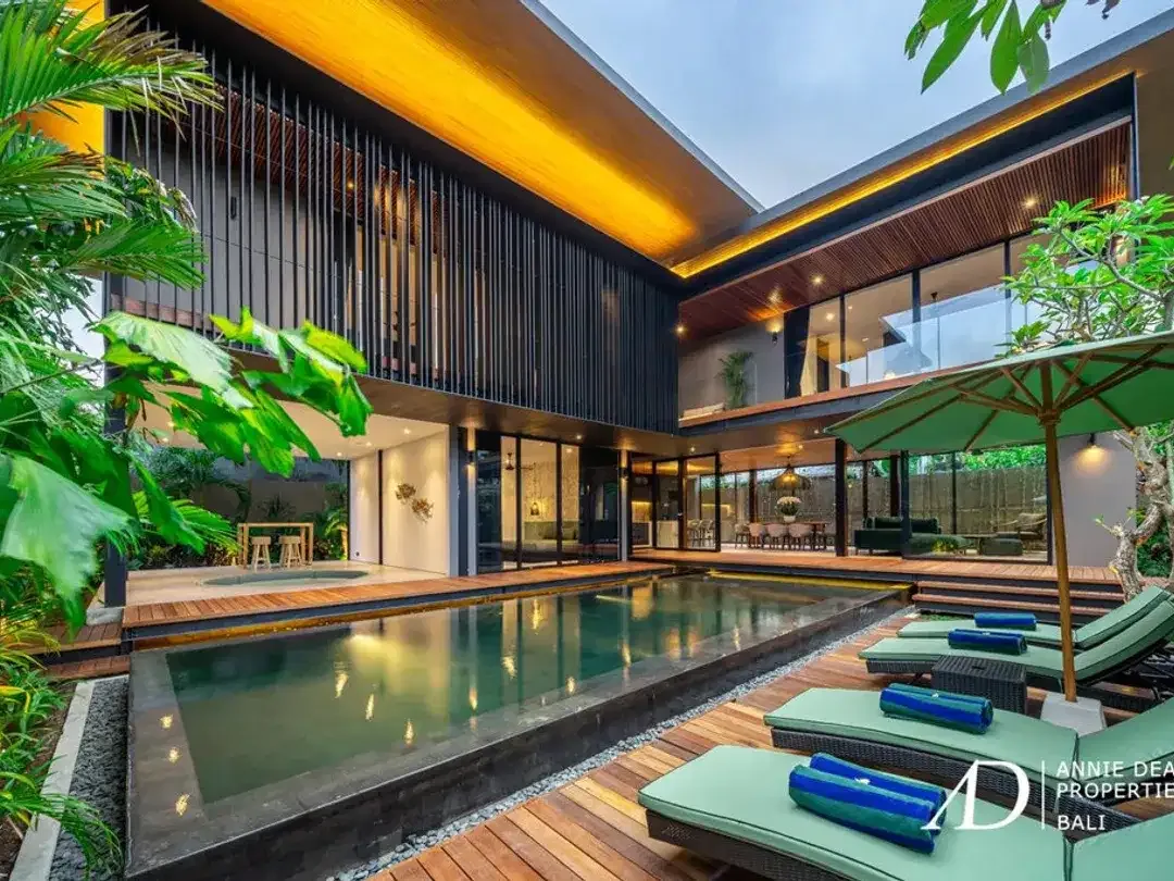 LEASEHOLD | MODERN LUXURY TROPICAL VILLA IN CENTRAL SEMINYAK - Image 1 of 10