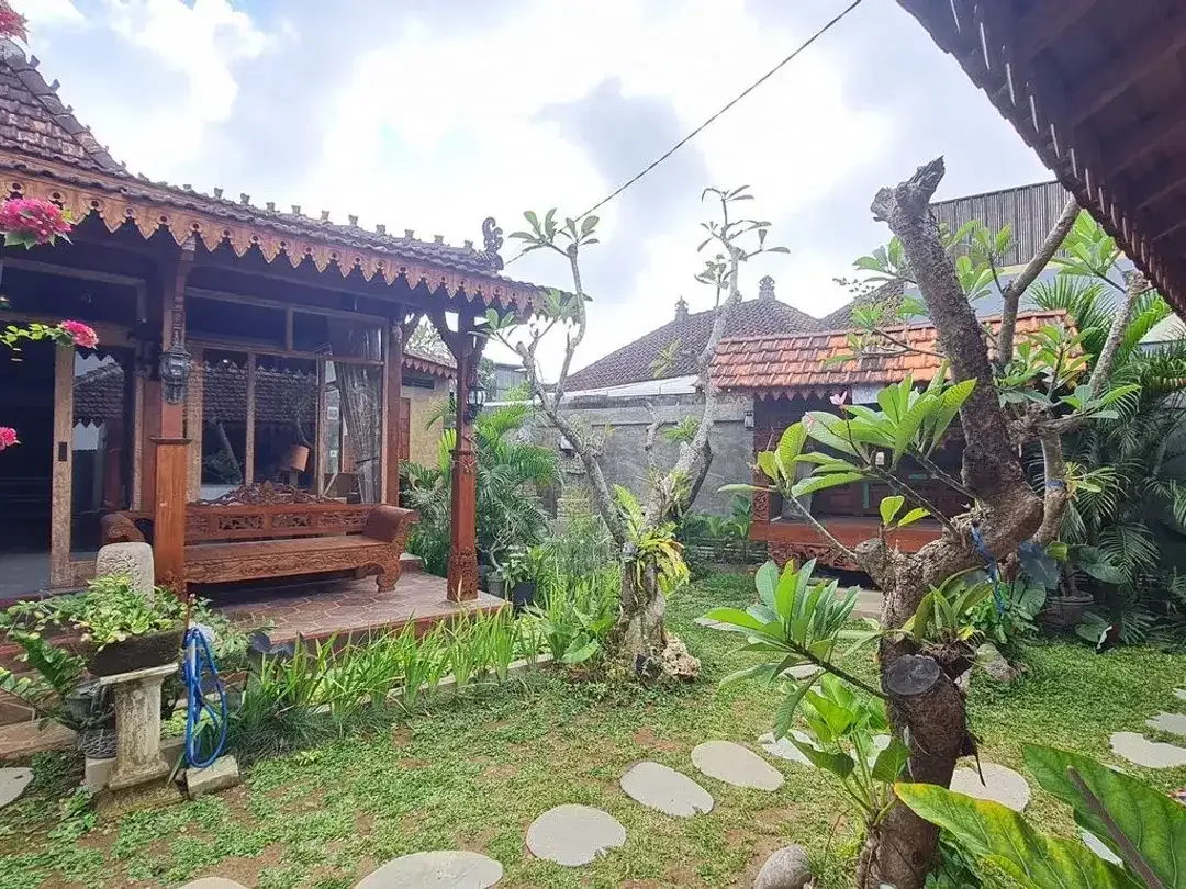 Rumah Nyaman Konsep Villa Disewakan di Renon, Denpasar Selatan - Image 2 of 10